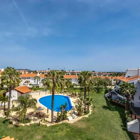 Sol With Pool, Garden & Rooftop Terrace Quarteira