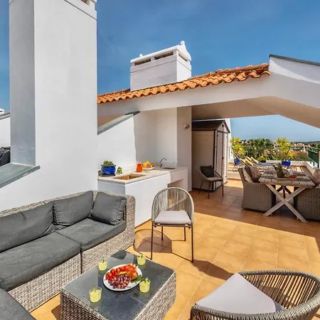 Sol With Pool, Garden & Rooftop Terrace Apartamento *