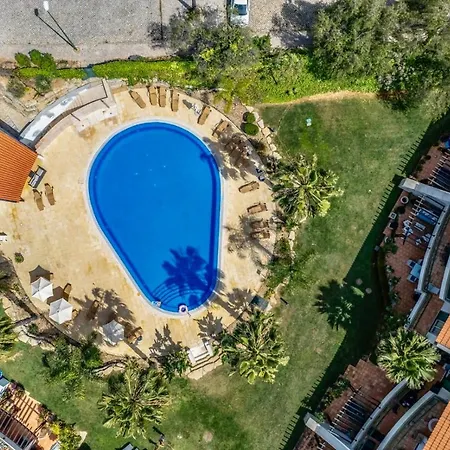 Sol With Pool, Garden & Rooftop Terrace Quarteira