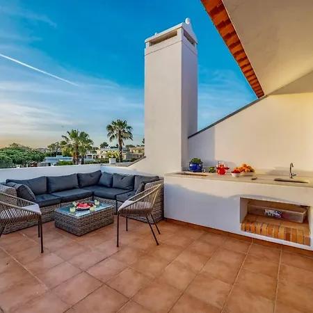 Sol With Pool, Garden & Rooftop Terrace Apartamento