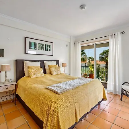 Apartamento Sol With Pool, Garden & Rooftop Terrace Quarteira