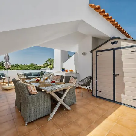 Apartment Sol With Pool, Garden & Rooftop Terrace *